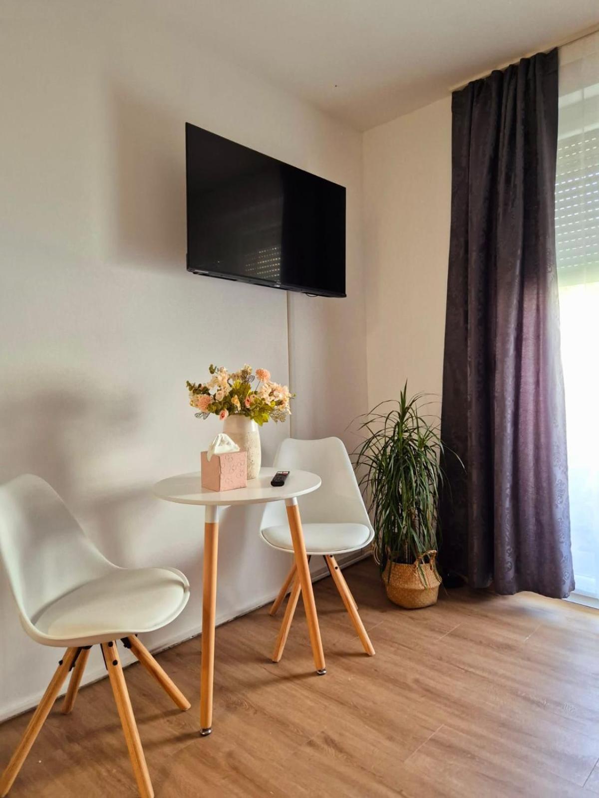 Ferienwohnung Aurelia บาดไรเฮนฮัล ภายนอก รูปภาพ